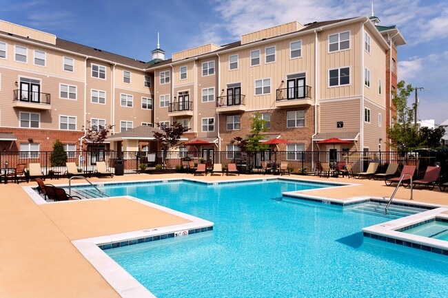 Building Photo - The James