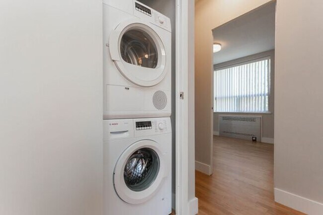 Photo - 2400 Bathurst St Unit 407