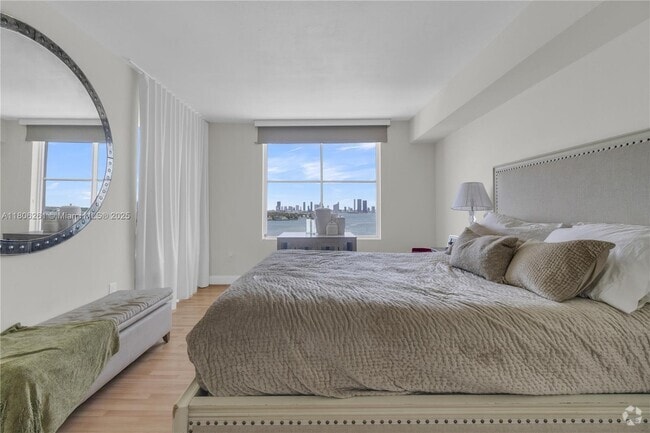 Building Photo - 1900 Sunset Harbour Dr Unit 1206 Rental