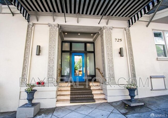 Building Photo - 725 Pine St Unit 207 Rental