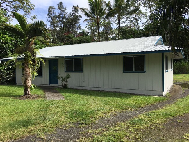 Building Photo - Nice 3BR/1BA Home in Hawaiian Beaches