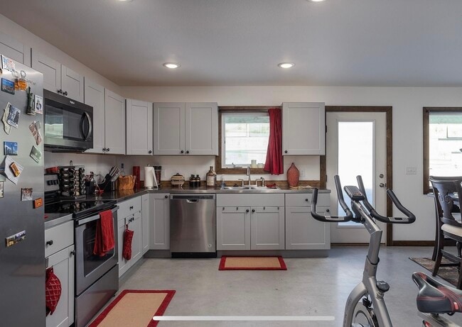 Kitchen - 415 E 5th Ave Unit A