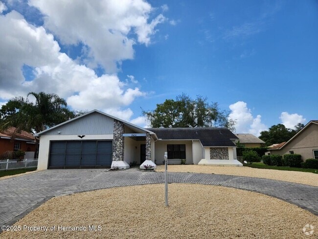 Building Photo - 7431 Flyway Dr Rental