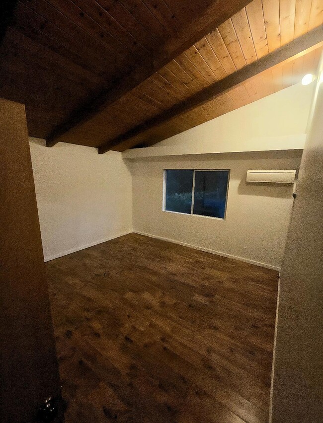 Photo - 5770 Croy Rd