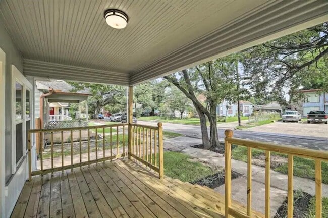 Photo - 5224 Leeland St