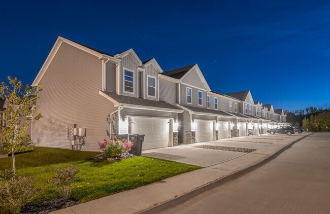 Photo - Twin Gates Townhomes - Interior Unit