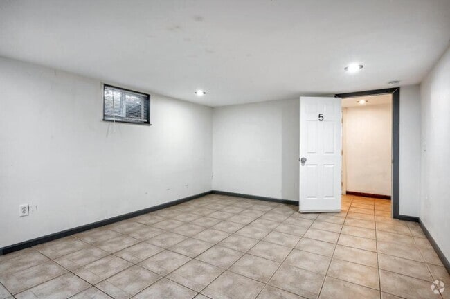 Building Photo - 151 S Ames St Rental