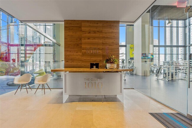 Photo - 1010 Brickell Ave Unidad 4709