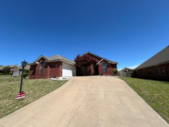 Photo - 3 Bed 2 Bath House Right down the road from Northridge Middle School.