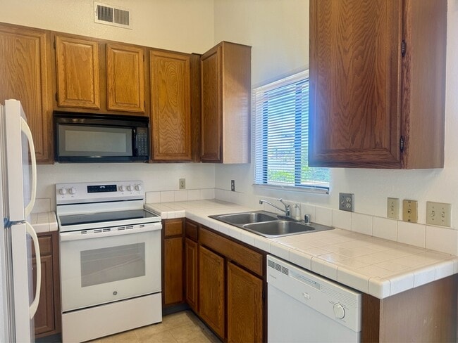 Photo - 4576 Hawley Blvd Unit 8