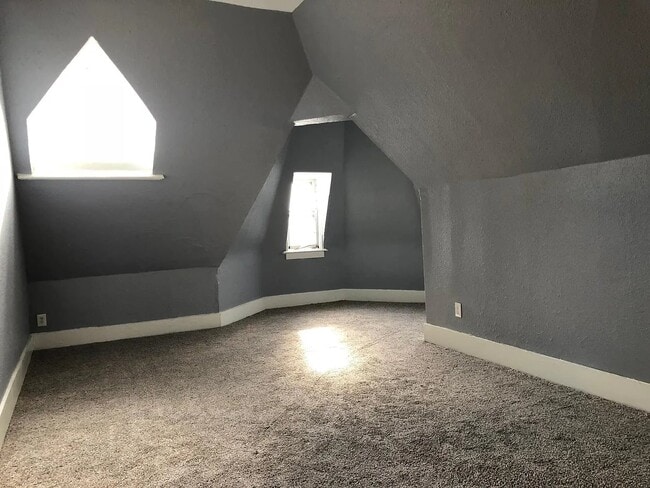 Photo - 1741 N Farwell Ave Unit 3rd floor