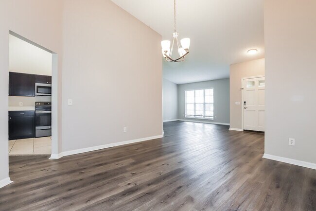 Photo - 1011 Hardwood Dr
