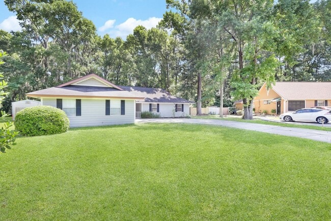 Photo - 8 N Nicholson Cir