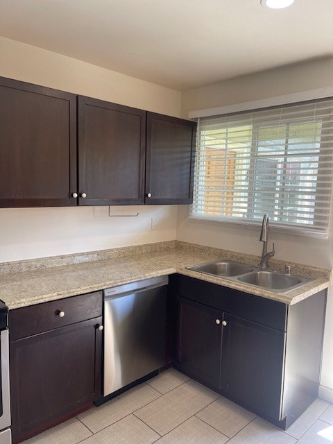 Photo - 530 N Van Ness Ave Unidad 3