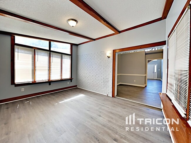 Photo - 1112 Thoroughbred Ln