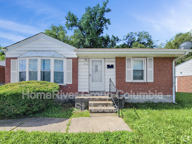 Building Photo - 830 Pershall Rd Rental