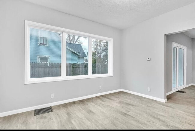 Photo - 1029 Sherman Ave Casa