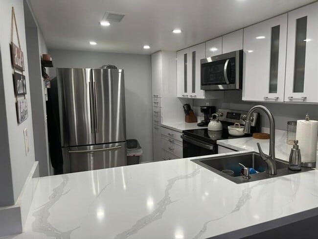 Building Photo - 9050 NW 28th St Rental