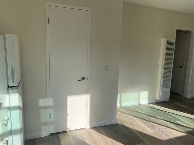 Mar Vista-Palms Apartments