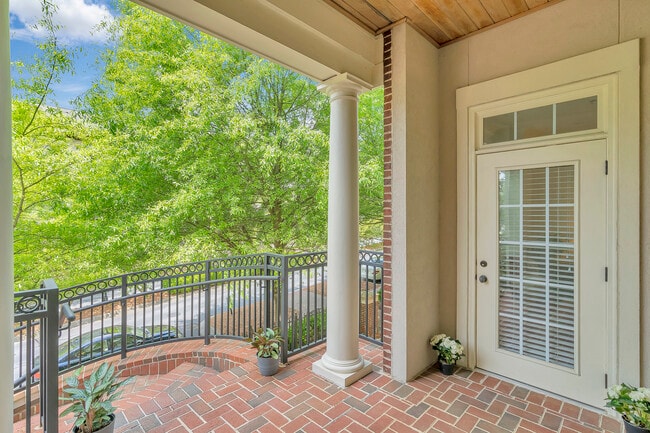 Photo - 3635 E Paces Cir