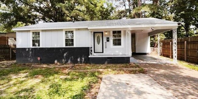 Building Photo - 508 Dobson Ave Rental