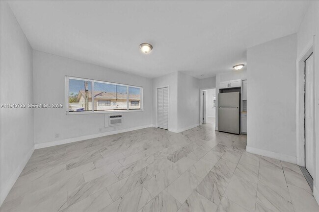 Photo - 1839 Funston St Unit 5