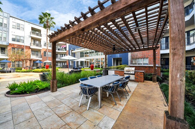 Building Photo - 5455 Richmond Ave. Unit 2062