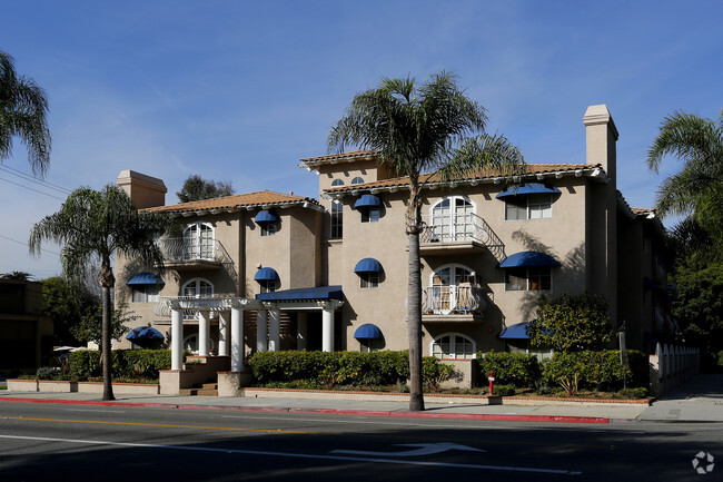 Granada Apartments - Granada Apartments