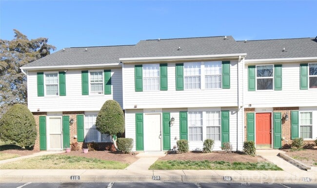 Photo - 108 Water Oak Dr