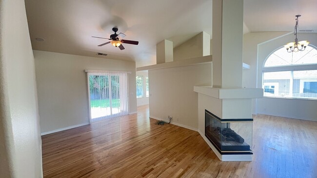 Photo - 3 Bed 2 Bath Home With Garage