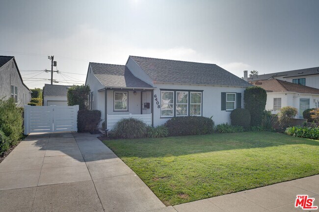 Photo - 6408 W 82nd St