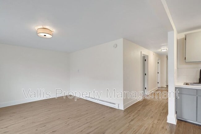 Photo - 1204 Commercial St NE Unit Apt 3