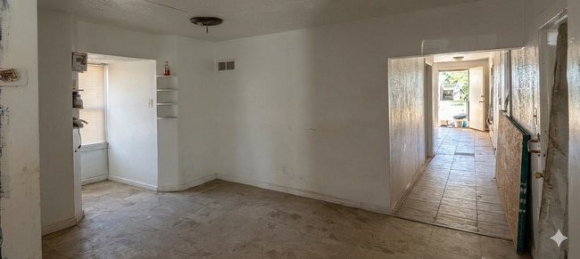 Photo - 5461 Hamilton Ave