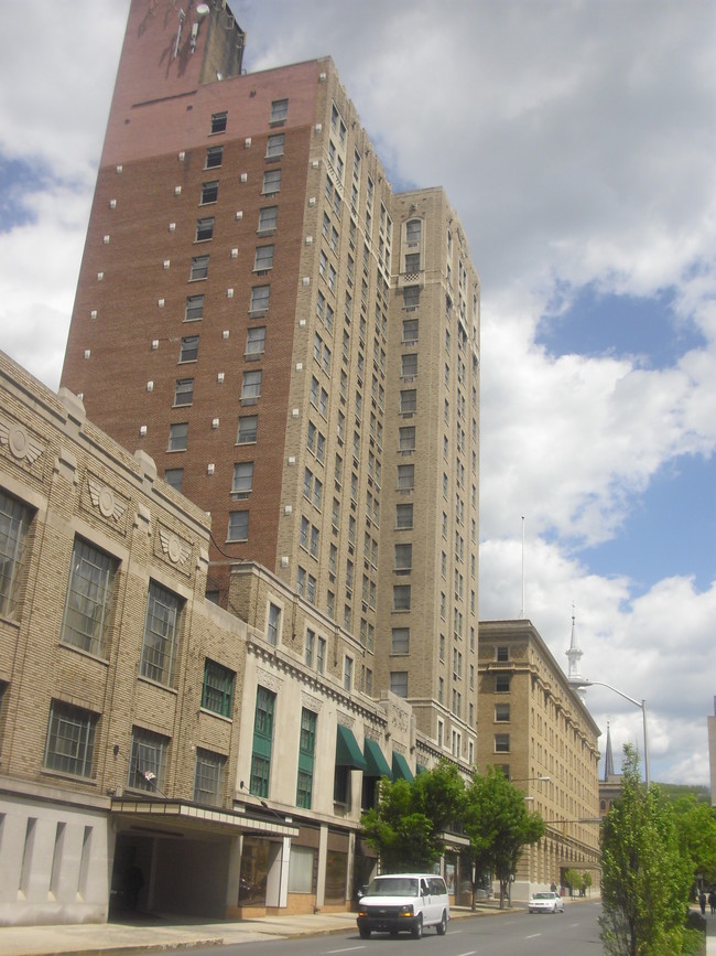 Lincoln Tower Apartments - Lincoln Tower Apartments