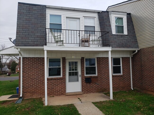 Exterior Front - 12 Reliance Ct Unit 1st Floor
