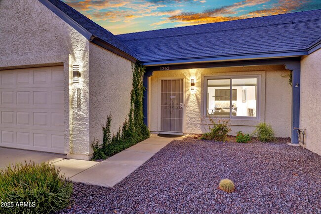 Photo - 1362 E Wickieup Ln