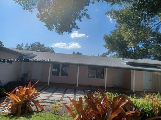 Building Photo - 2016 NE 14th Ct Unit 2