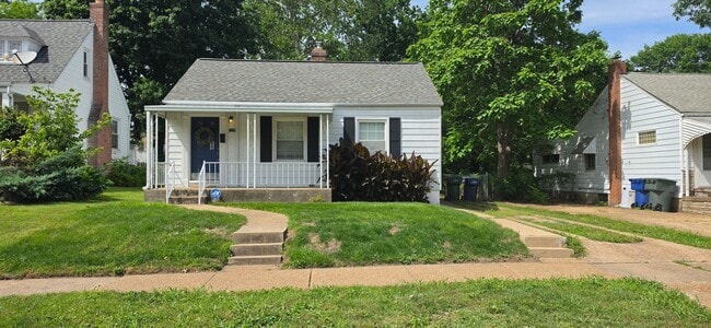Building Photo - 7047 Mardel Ave