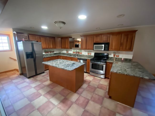 Photo - 494 Main St Unit 1