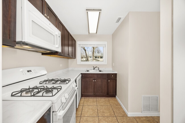 Photo - 532 Alton Ct