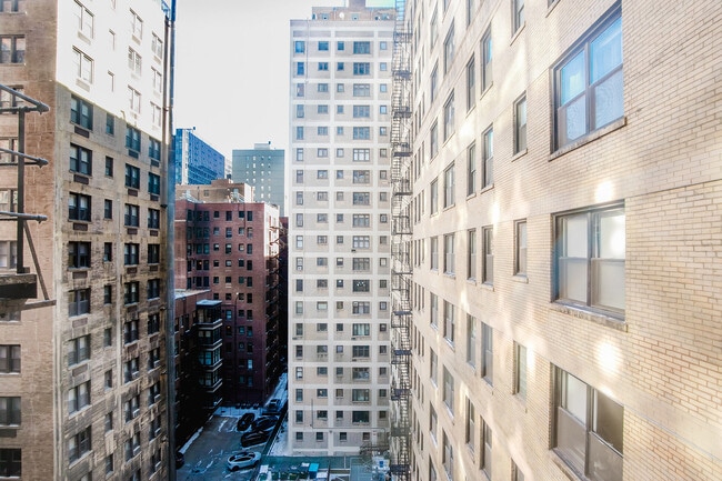 Photo - 200 E Chestnut St Unit FL9-ID1390