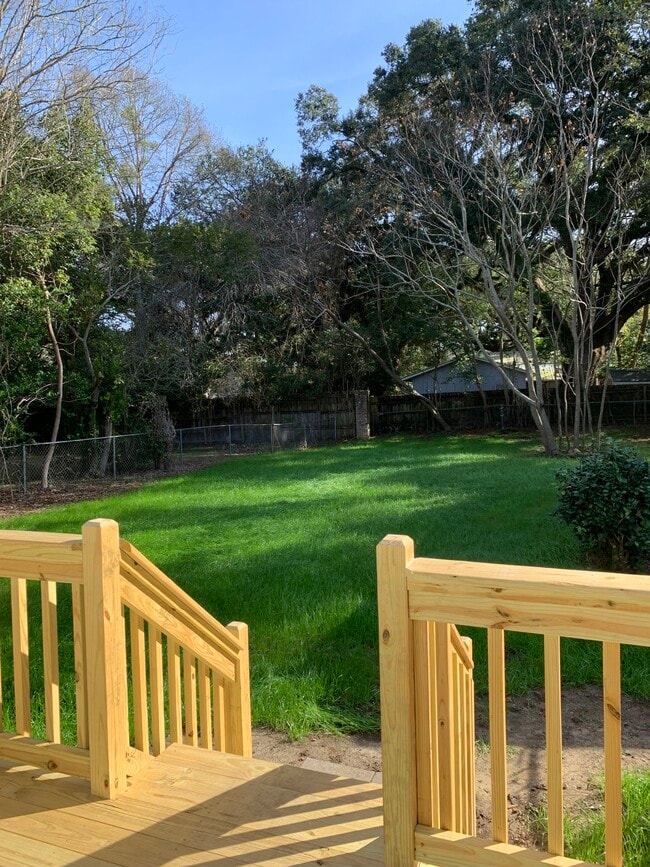 Photo - 111 Ellinor St