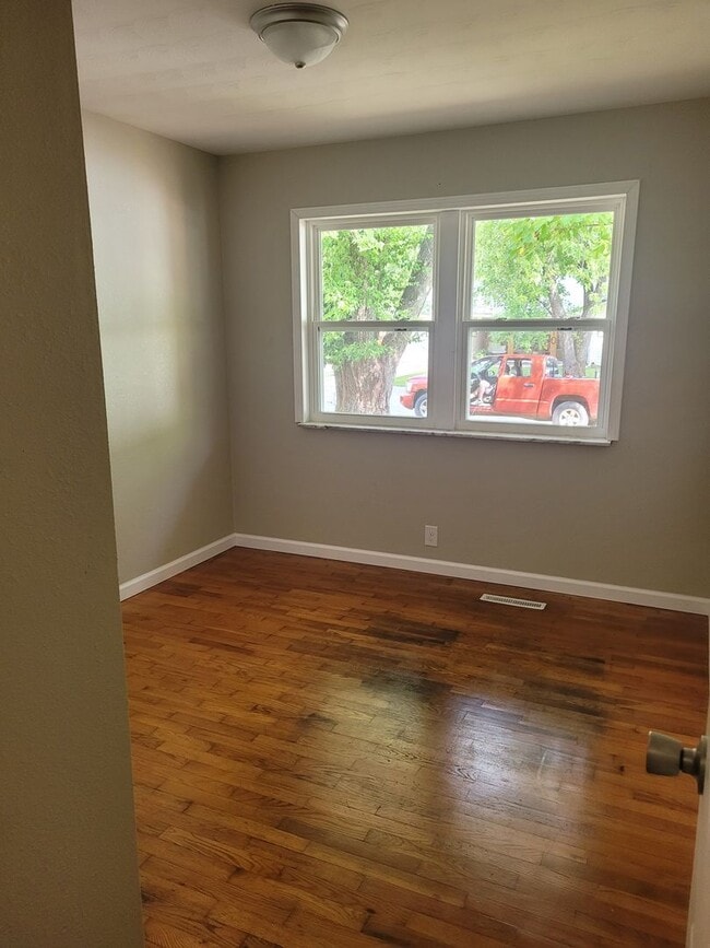 Photo - SPECIAL OFFER HALF OFF FIRST MONTHS RENT!!!!! AVAILABLE NOW!!!!