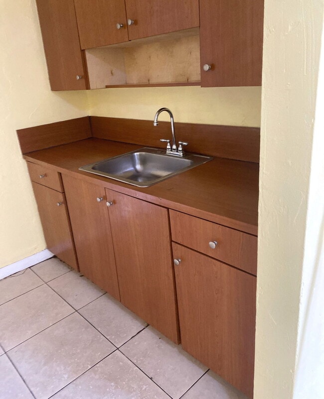 Photo - 2545 York St