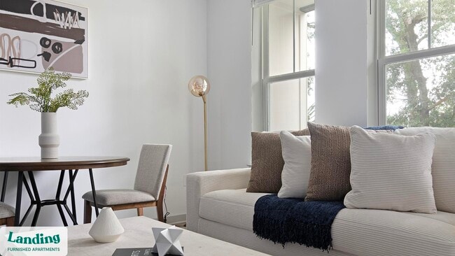 Photo - 1148 N Main St Unidad 235.1411813