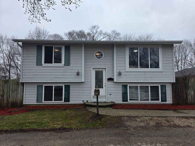 Photo - Updated 3 bedroom Kenosha home