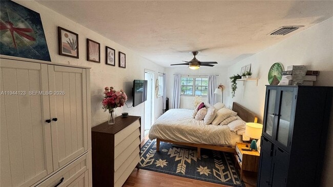 Building Photo - 6238 Hayes St Unit 1