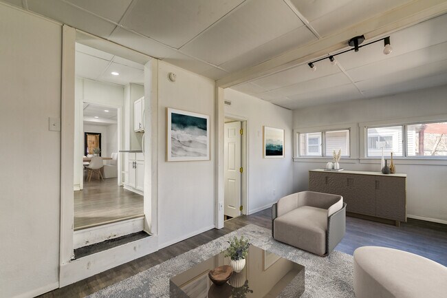 Photo - 1506 Robertson Ave