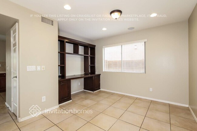 Photo - 1733 S 156th Ave