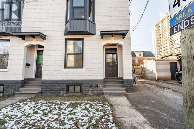 Photo - 70 Robert St